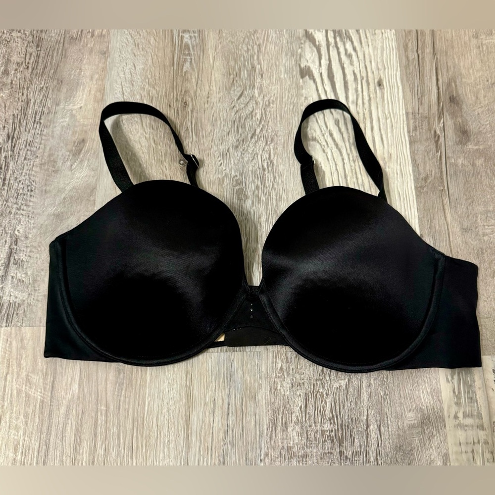 Victoria’s Secret 38C Black Biofit Multifunctional Bra. Used. Good condition